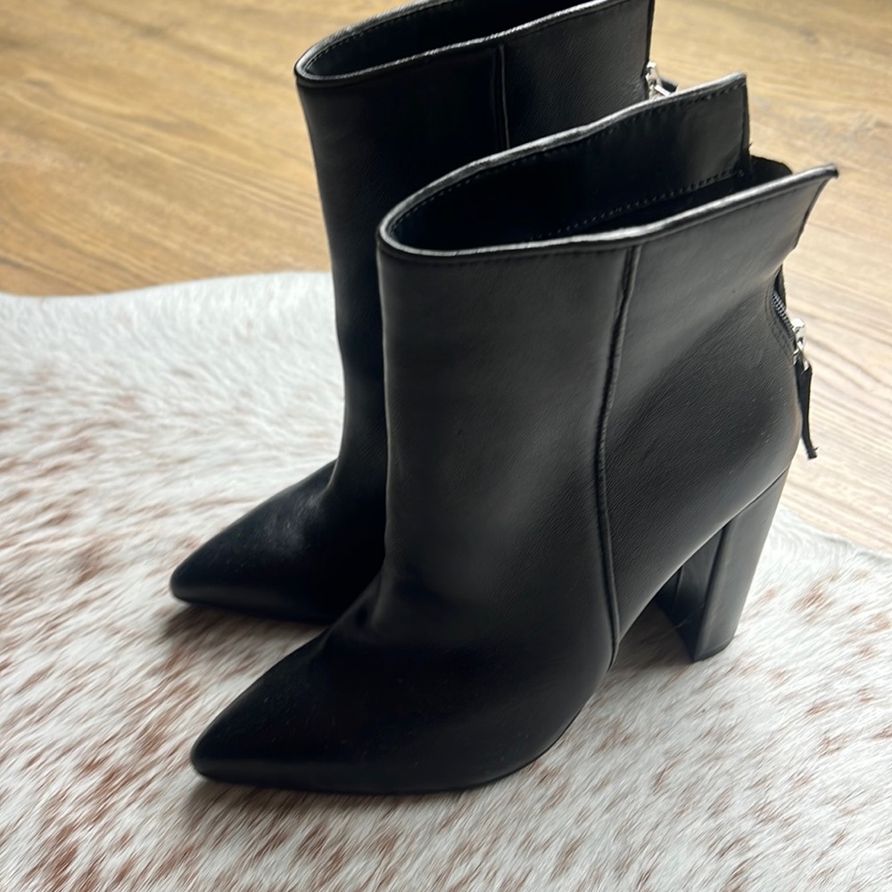 Steve Madden leather boots size 6